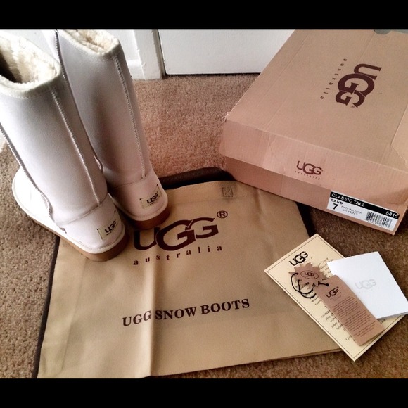 UGG Sand Classic Tall boots