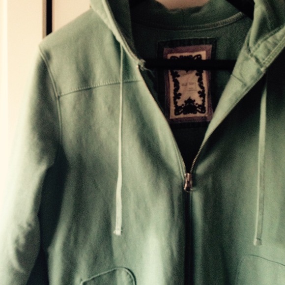 Green zip up - Picture 2 of 4