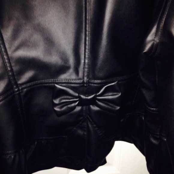 Leather jacket - Picture 2 of 2