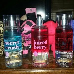 Bundle 4 @lamonitaa  2 Vs beauty rush sprays