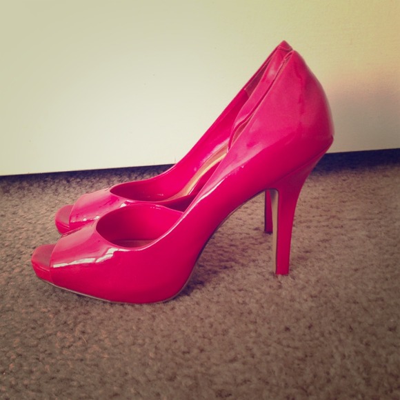 ♦️BOGO 40% OFF♦️Jessica Simpson hot pink pumps!