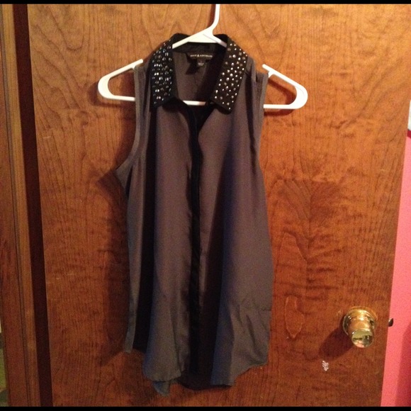 Studded tank