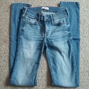 Light wash boyfriend jeans