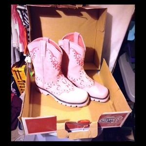Pink Justin boots