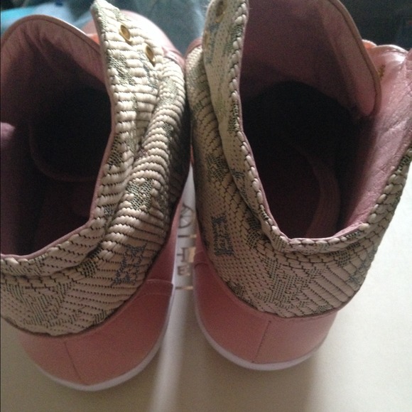 Louis vuitton sneakers - Picture 3 of 4