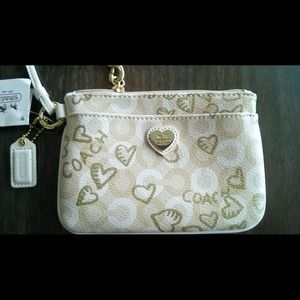 Coach Wristlet, new with tag!