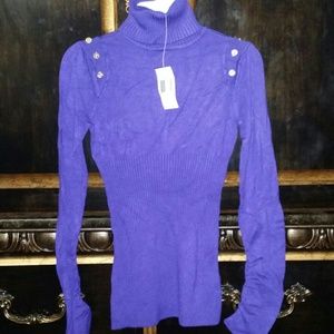 *NWT* GUESS TURTLENECK SWEATER