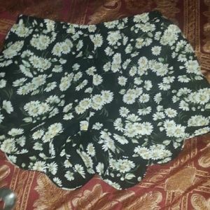 Daisy print chiffon shorts *final sale