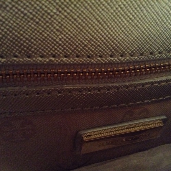 Sold !!!!! Tory burch Diana slim clutch - Picture 3 of 3