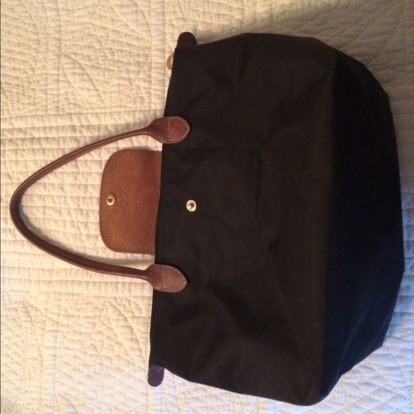 Medium black longchamp bag