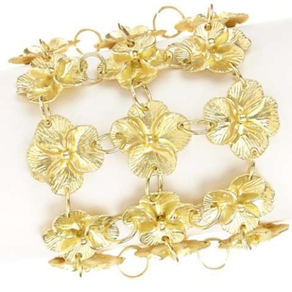 Gold Flower Delicate Layered Necklace & Bracelet - Picture 3 of 3