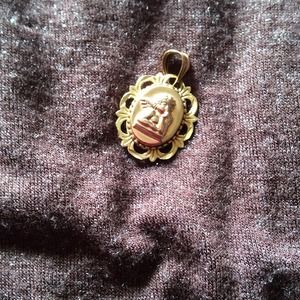14k gold pendant