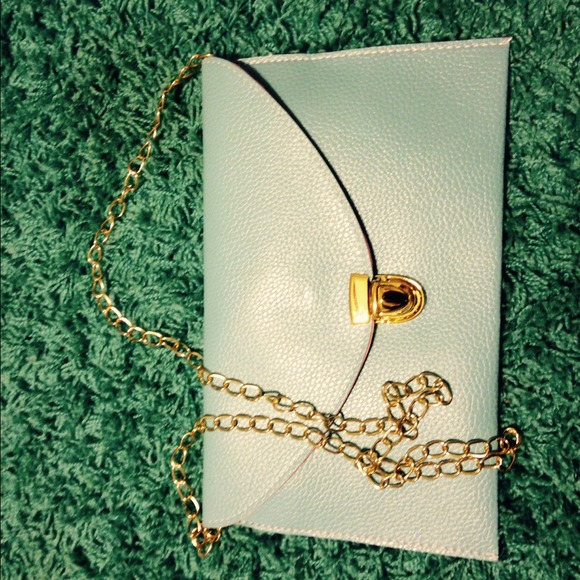 Chain envelope clutch