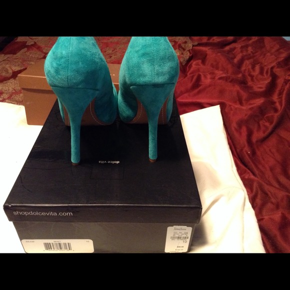 Mint suede platform pumps by dolce vita - Picture 3 of 3