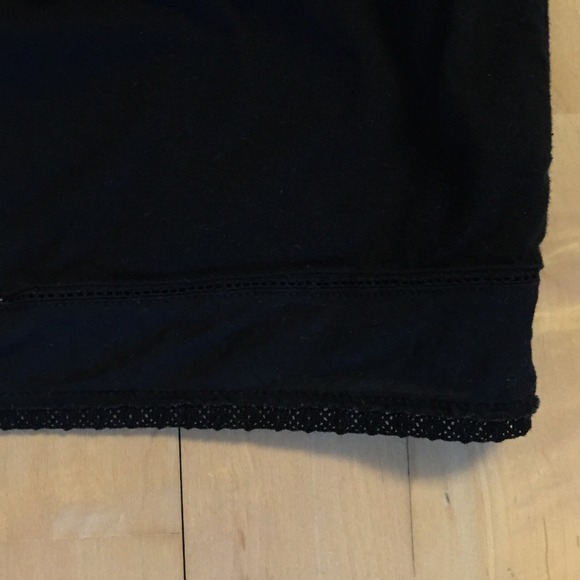 **SOLD**Black tank w eyelet detail - Picture 4 of 4