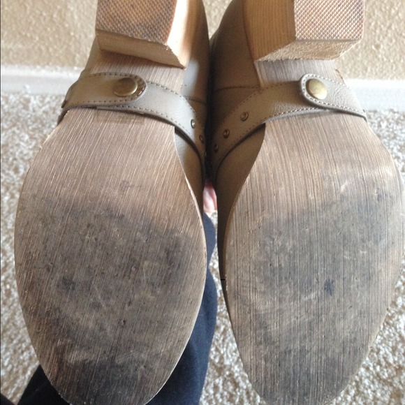 ❌SOLD❌Taupe Booties - Picture 2 of 4