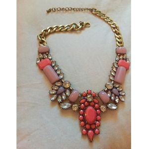 Statement necklace