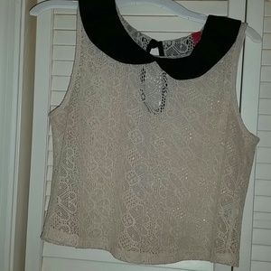 Peter Pan collar crop top!