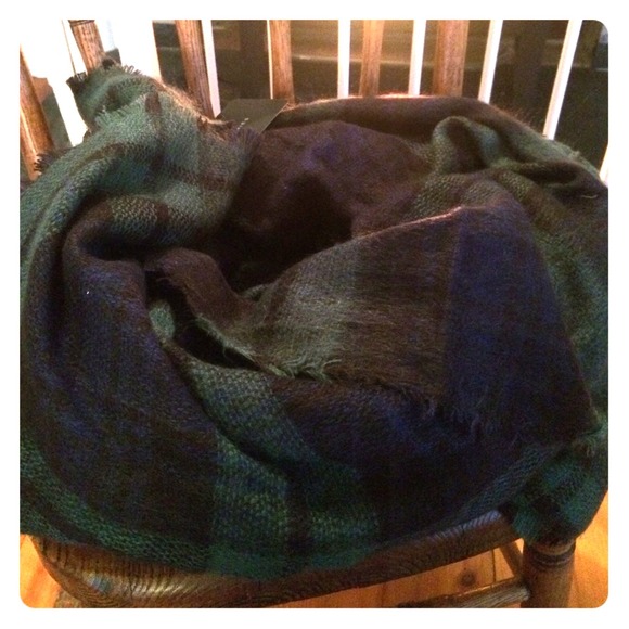 Zara Hunter and navy tartan blanket scarf