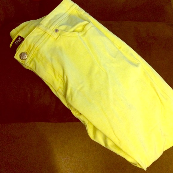 Neon yellow skinny jeans