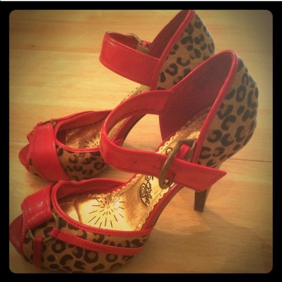 Naughty Monkey shoes size 8