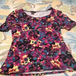 Apostrophe multi colored scoop neck t-shirt