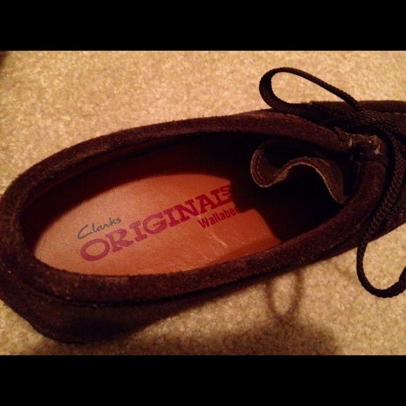 Clark's Brown Wallabees - Picture 3 of 4