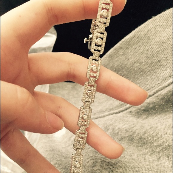 Deco art diamond tennis bracelet 7700$