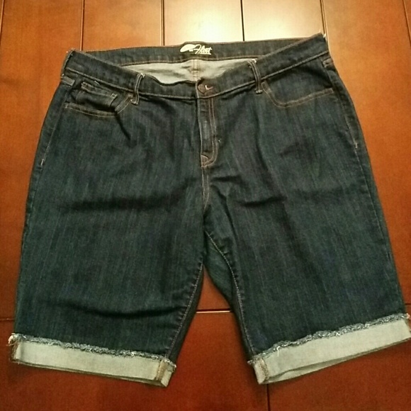 Dark Denin Cuffed Bermudas, Very Good Condition