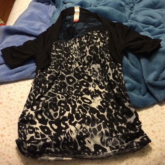 Short sleeves cheetah shirt