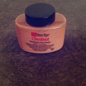 Ben Nye Chesnut powder