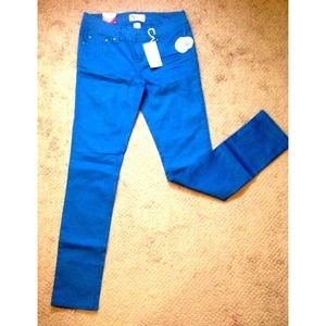 turquoise-blue shimmery skinny jeans