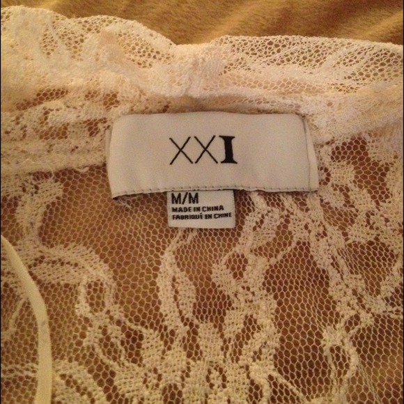 🆕 Lace Cardigan 🆕 - Picture 3 of 4