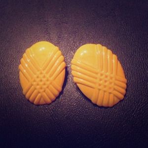 Vintage yellow oval earrings