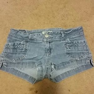 Blue jean bootie shorts (short shorts)