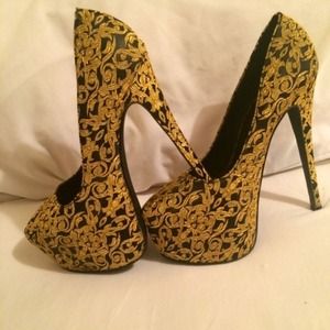 Charlotte Russe black and gold heels