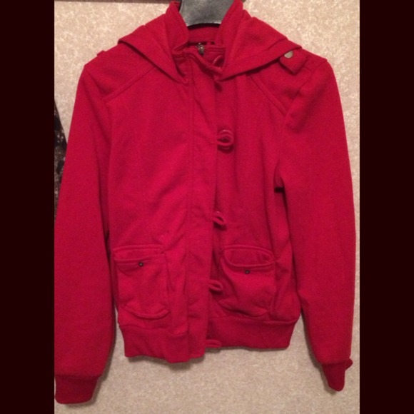 🚨🚨 red hooded jacket ❤️