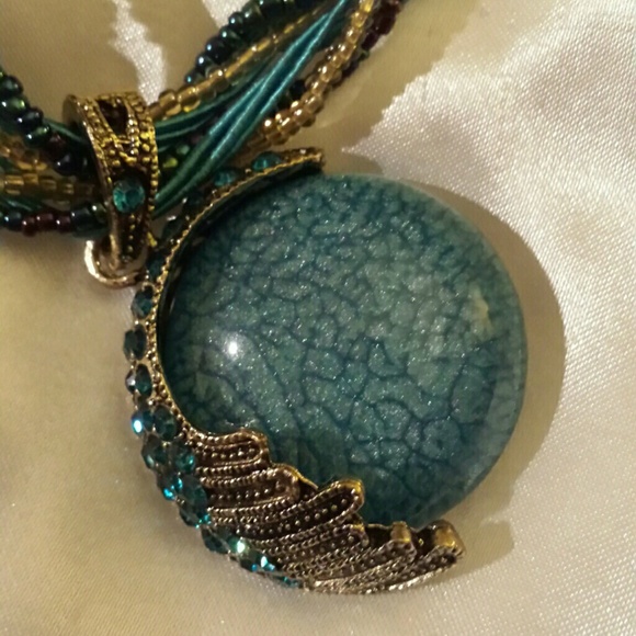 Statement necklace