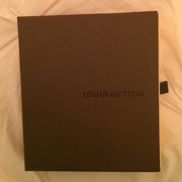 Louis Vuitton box