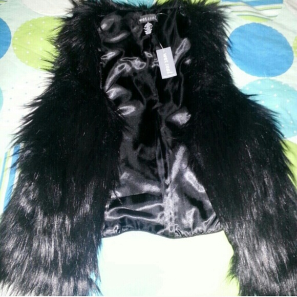 Brand new !Black faux fur vest