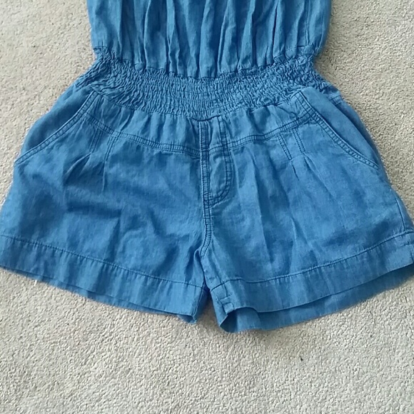 *NWOT* Adorable Denim Romper - Picture 3 of 4