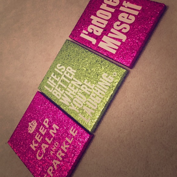 Wall hangings for rooms.