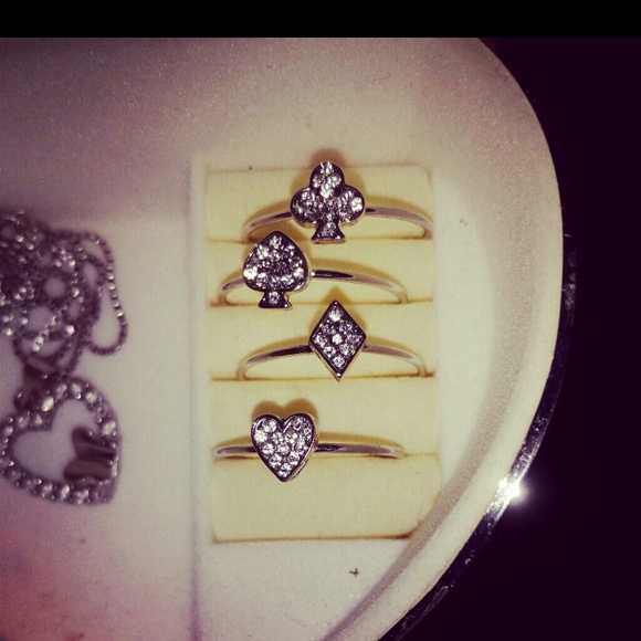 4 pice ring set