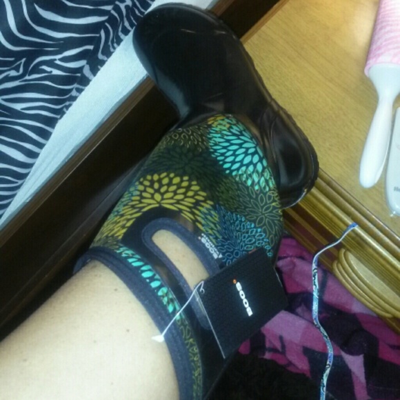 Bogs rain boot nwt cheaper on ♏ercari