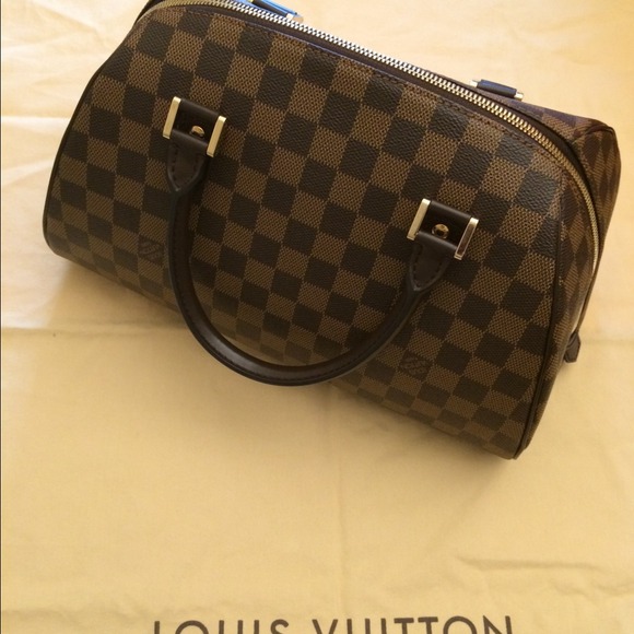 🎈SOLD🎈 Damier Canvas Ribera MM Handbag. - Picture 2 of 4