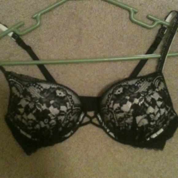 Victoria Secret Miraculous Plunge Bra