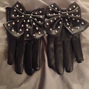 NWOT Black Leather Gloves w/ Studded Bow