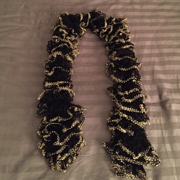 Crochet scarf