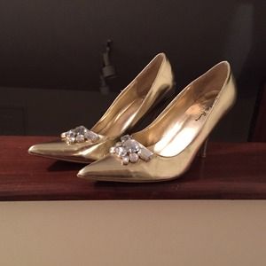 Chunky Diamond Gold Pumps
