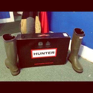 I am selling my hunter men rain boots